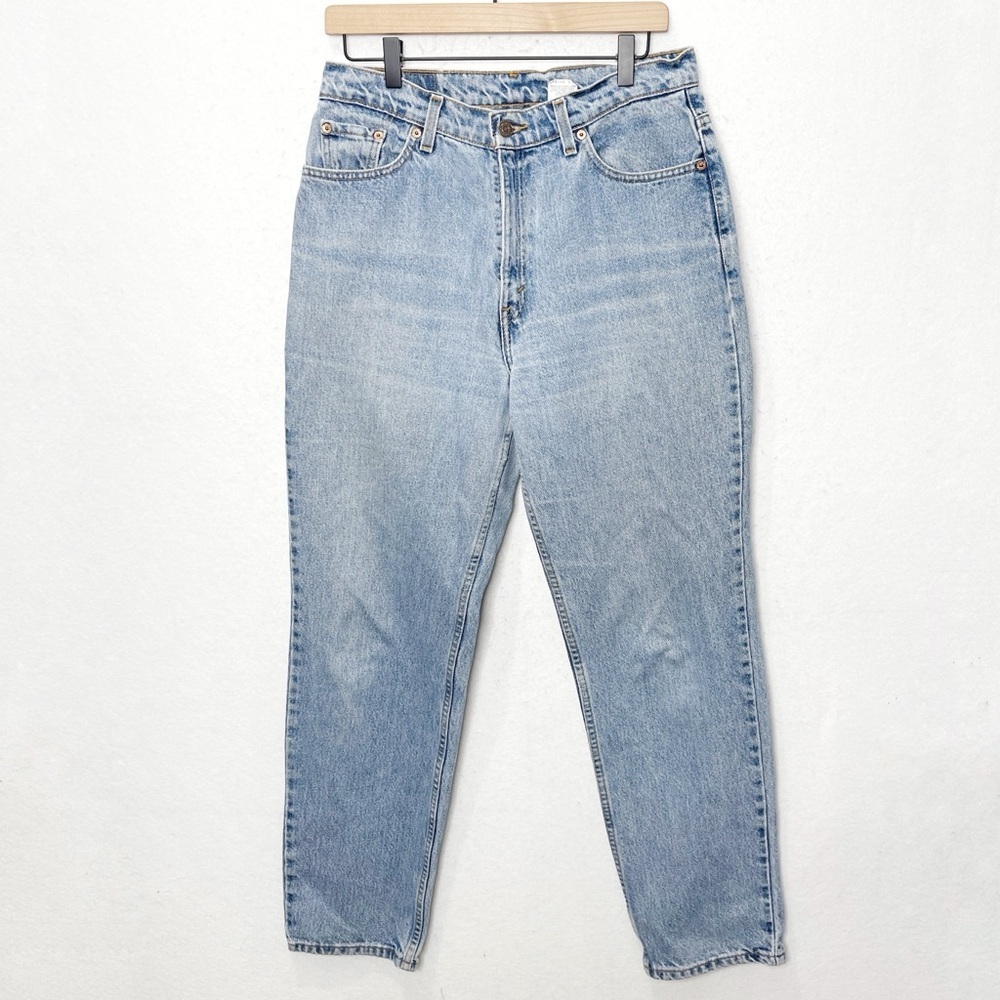 90’s Vintage Levi’s 512 Red Tab Jeans Slim Fit Straight Leg Regular Medium Wash